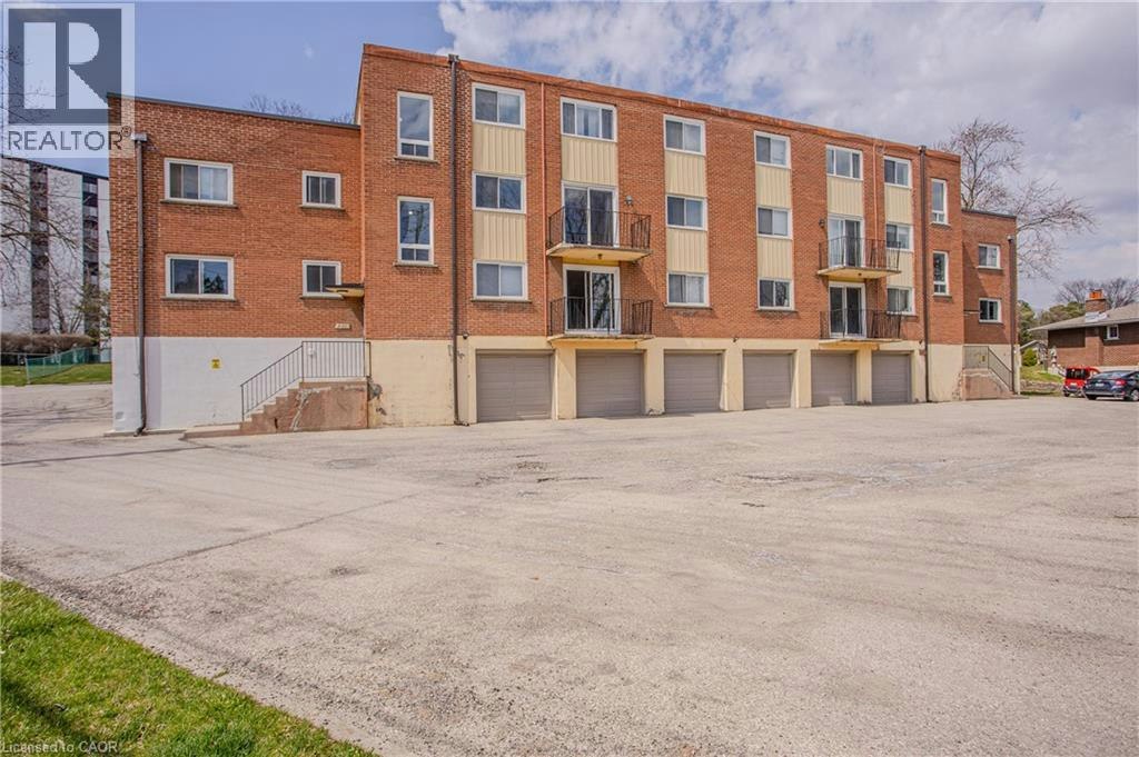 4-371 Dale Crescent, Waterloo, ON, N2J 3Y6