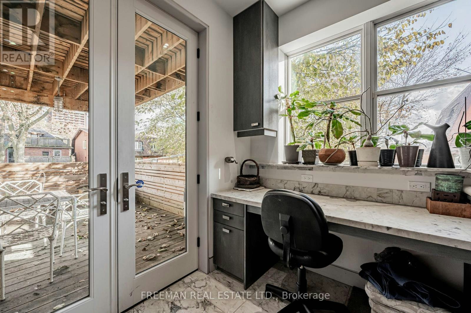 UPPER-21 Howland Avenue, Toronto, ON, M5R 3B2 - 18