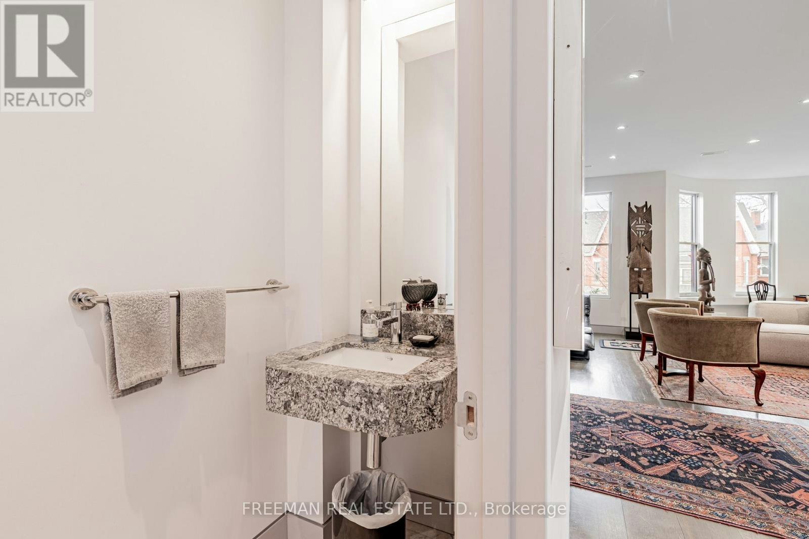 UPPER-21 Howland Avenue, Toronto, ON, M5R 3B2 - 9