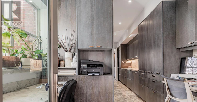 UPPER-21 Howland Avenue, Toronto, ON, M5R 3B2 - 19