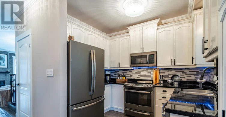 9 Dewsbury Way, Hamilton, ON, L8E 6C4 - 8