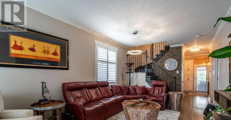 9 Dewsbury Way, Hamilton, ON, L8E 6C4 - 3