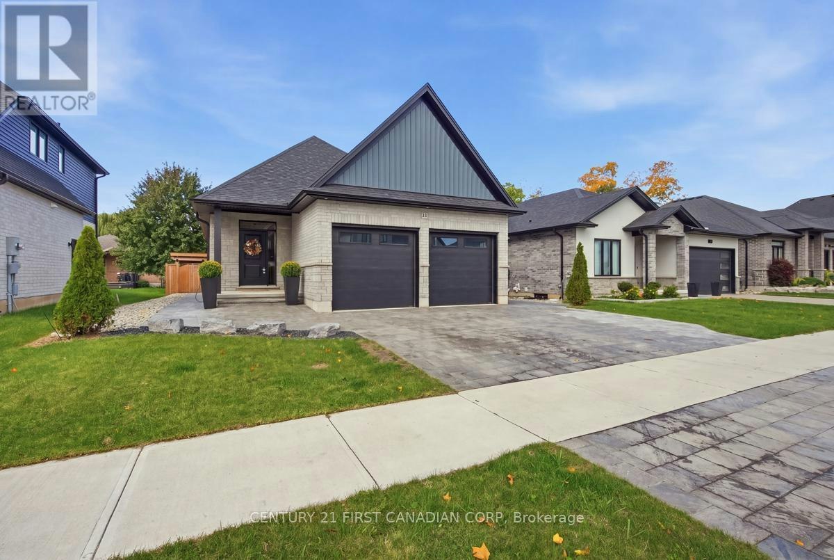 12 Briscoe Crescent, Strathroy, ON, N7G 4E1