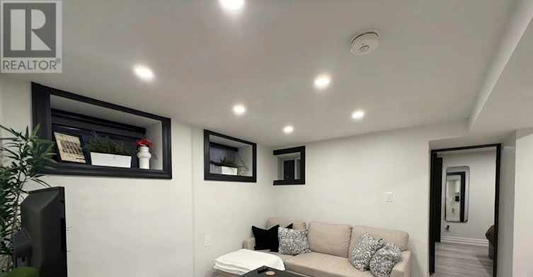 4-121 Sorauren Avenue, Toronto, ON, M6R 2E3 - 7