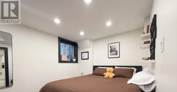 4-121 Sorauren Avenue, Toronto, ON, M6R 2E3 - 8