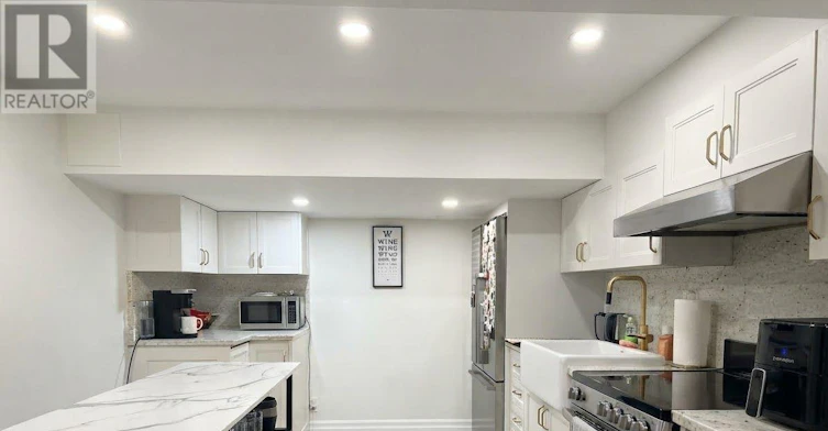4-121 Sorauren Avenue, Toronto, ON, M6R 2E3 - 2
