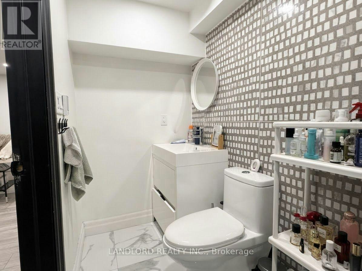 4-121 Sorauren Avenue, Toronto, ON, M6R 2E3 - 13