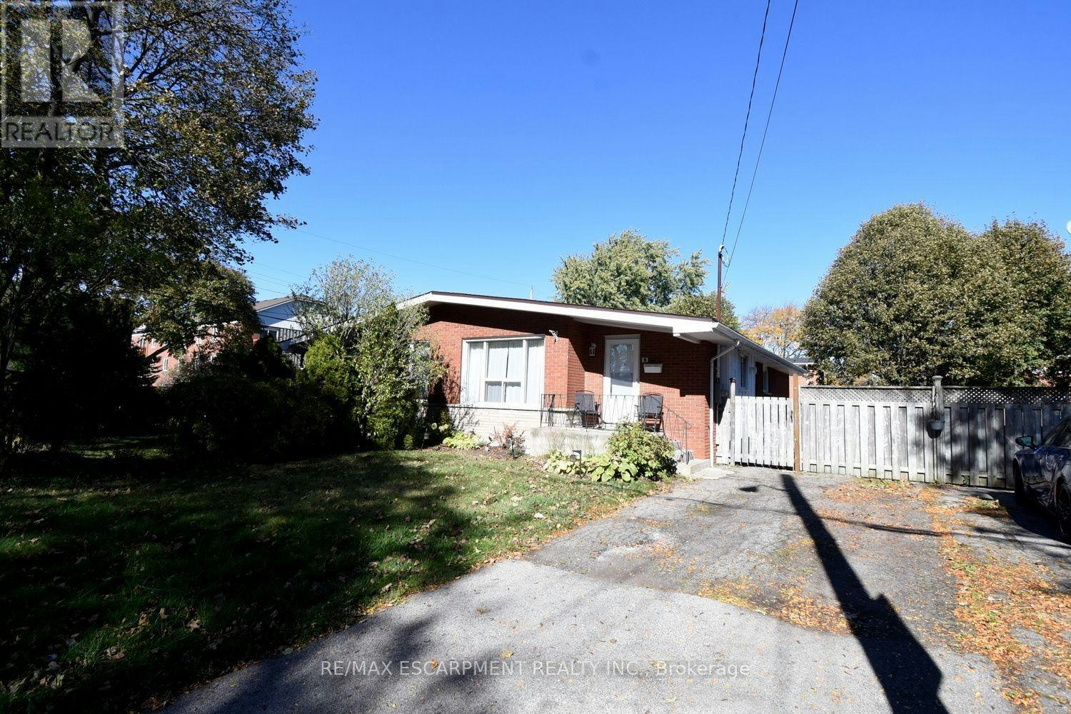5 Ronaldshay Avenue, Hamilton, ON, L9A 3B2