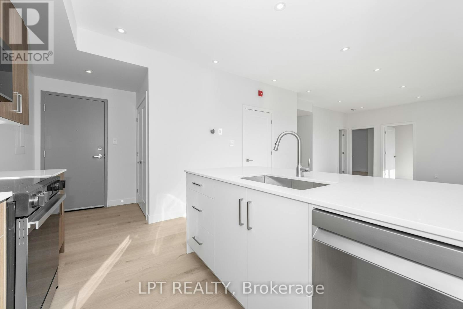 9-319 Shakespeare Street, Ottawa, ON, K1L 5M1 - 4