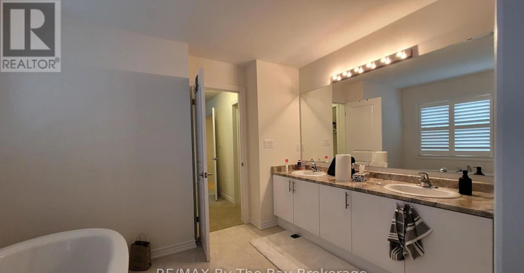 32 Rosanne Circle, Wasaga Beach, ON, L9Z 0N3 - 21