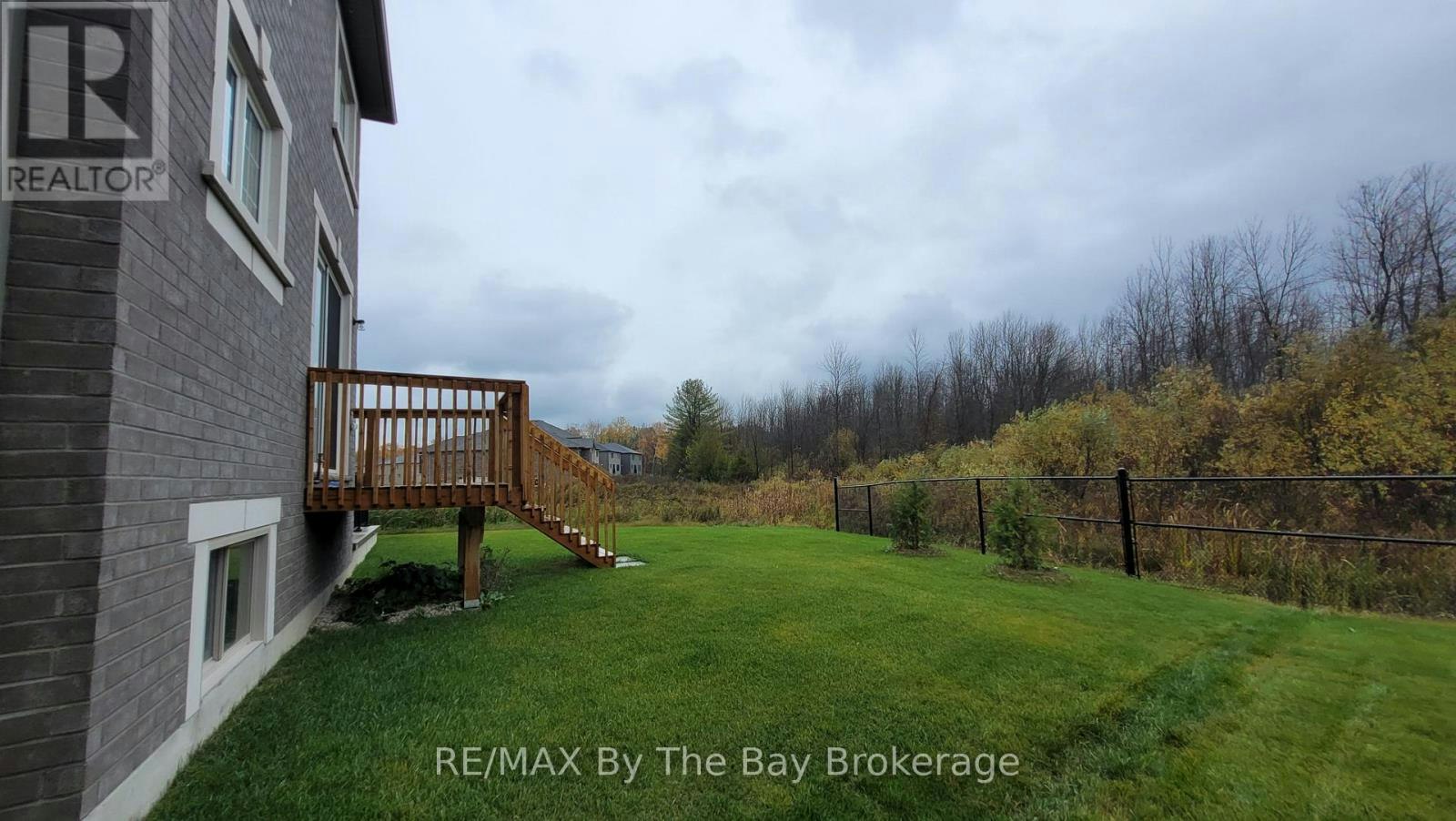 32 Rosanne Circle, Wasaga Beach, ON, L9Z 0N3 - 32