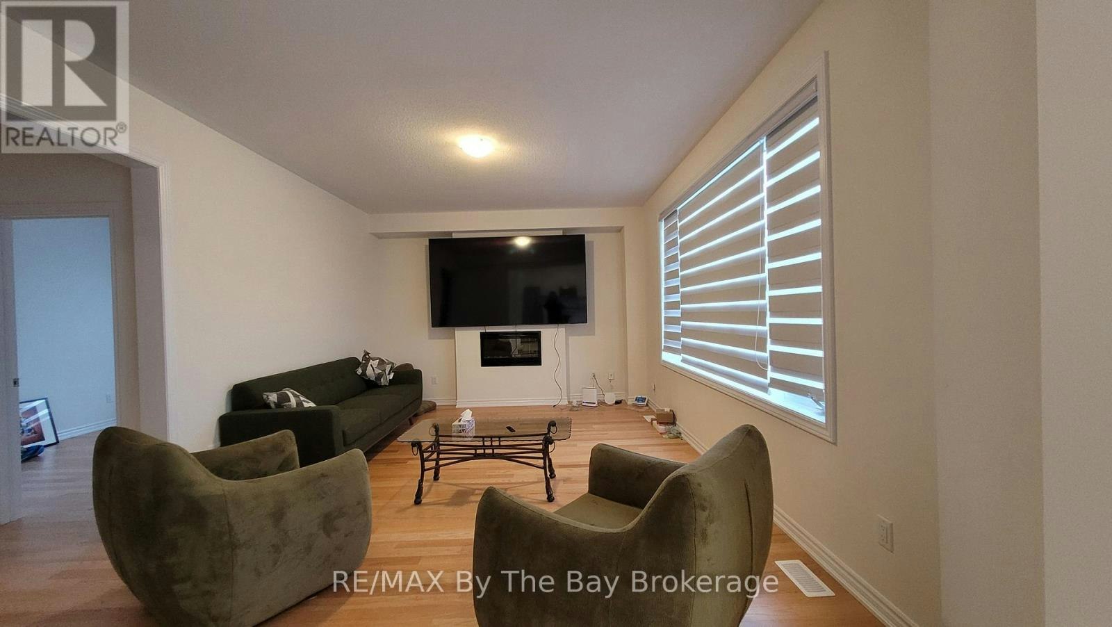 32 Rosanne Circle, Wasaga Beach, ON, L9Z 0N3 - 11