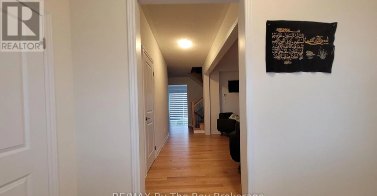32 Rosanne Circle, Wasaga Beach, ON, L9Z 0N3 - 4