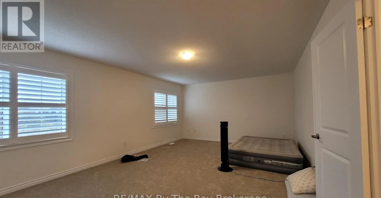 32 Rosanne Circle, Wasaga Beach, ON, L9Z 0N3 - 16