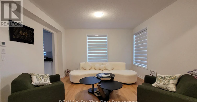 32 Rosanne Circle, Wasaga Beach, ON, L9Z 0N3 - 5