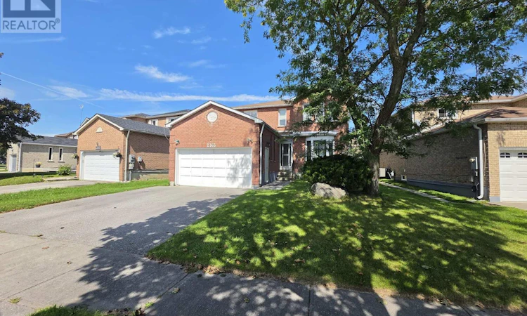 2363 Strathmore Crescent