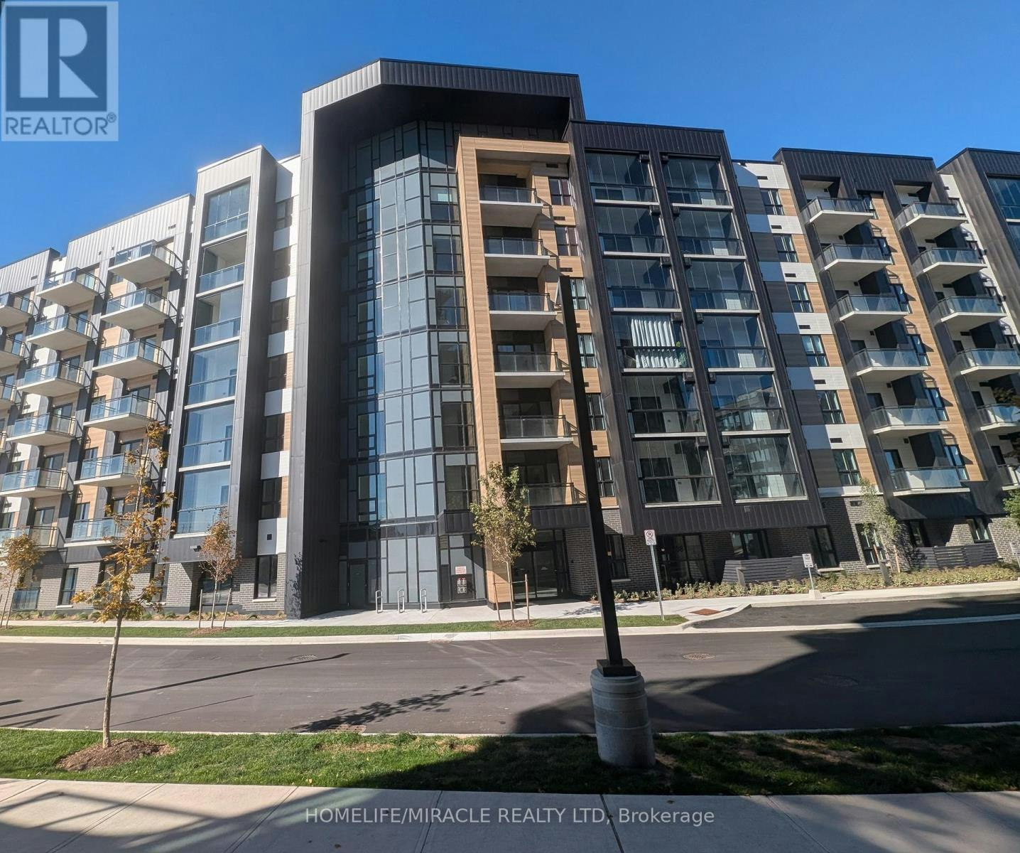 213-3008 William Cutmore Boulevard, Oakville, ON, L6H 8A4