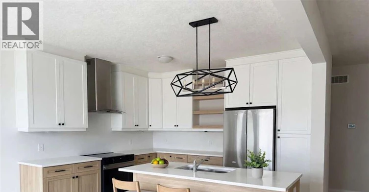 Upper-348 Canada Plum Street, Waterloo, ON, N2K 0H9 - 2