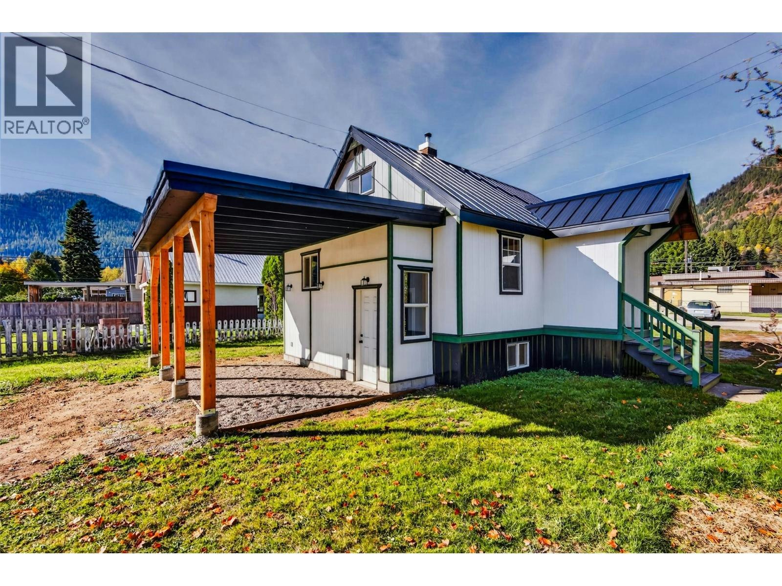 515 Sayward Avenue, Salmo, BC, V0G 1Z0