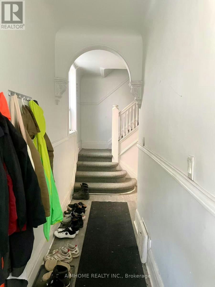 625 Bathurst Street, Toronto, ON, M5S 2R2 - 2