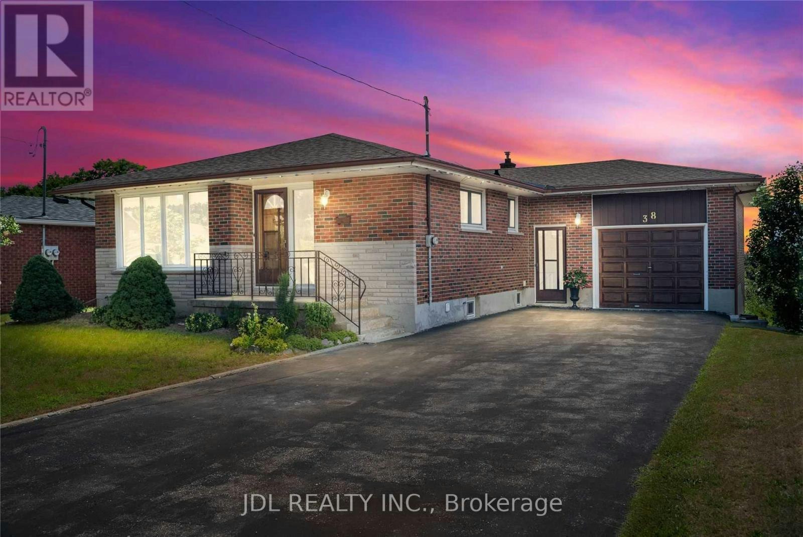 MAIN-38 Grandview Street S, Oshawa, ON, L1H 7C4