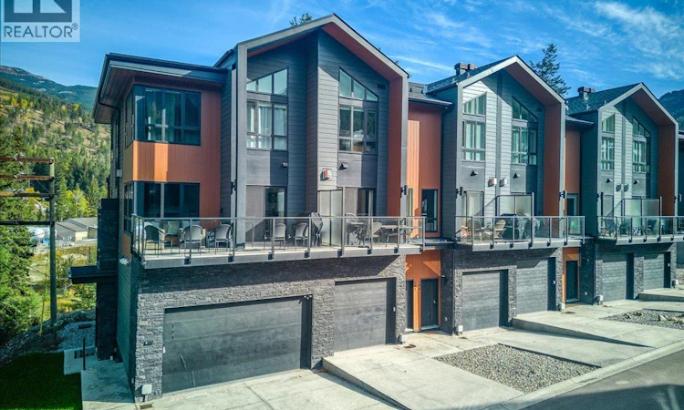 102-2116 Panorama Drive