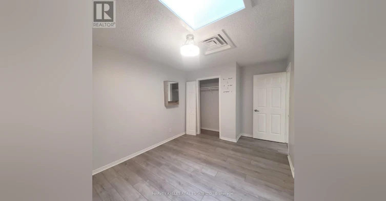 C-201 Augusta Avenue, Toronto, ON, M5T 2L4 - 8
