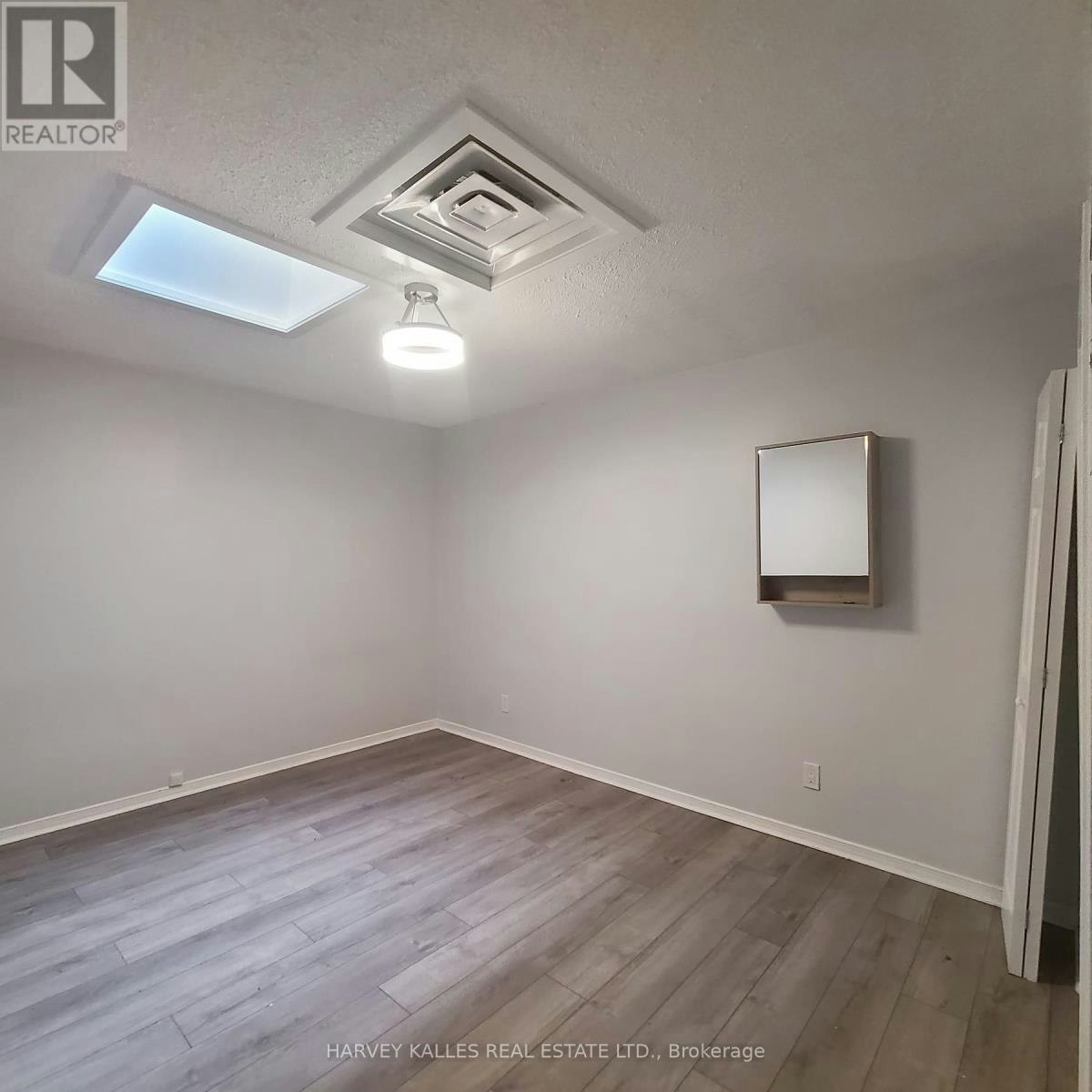 C-201 Augusta Avenue, Toronto, ON, M5T 2L4 - 6