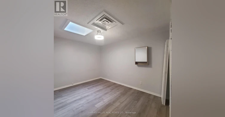 C-201 Augusta Avenue, Toronto, ON, M5T 2L4 - 6