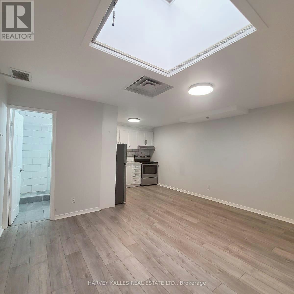 C-201 Augusta Avenue, Toronto, ON, M5T 2L4 - 5