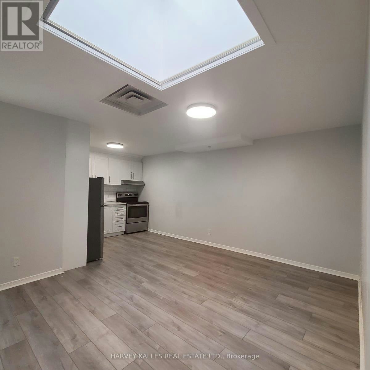 C-201 Augusta Avenue, Toronto, ON, M5T 2L4 - 4