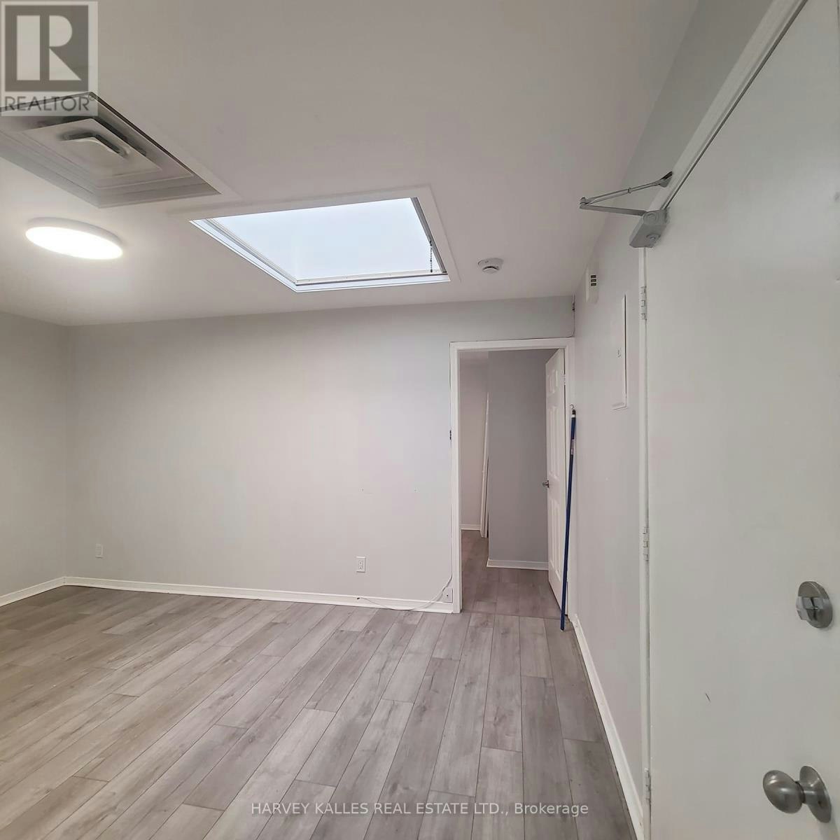 C-201 Augusta Avenue, Toronto, ON, M5T 2L4 - 7