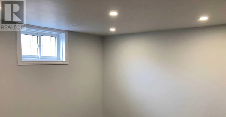 BSMT-30 Hazelnut Crescent, Toronto, ON, M2J 4W3 - 5