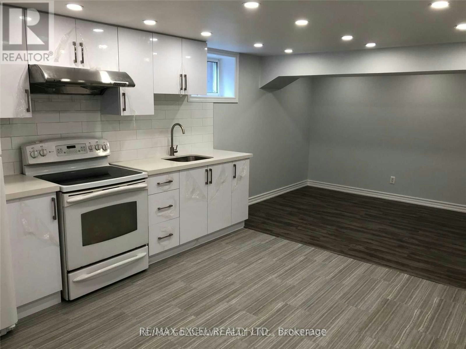 BSMT-30 Hazelnut Crescent, Toronto, ON, M2J 4W3 - 2