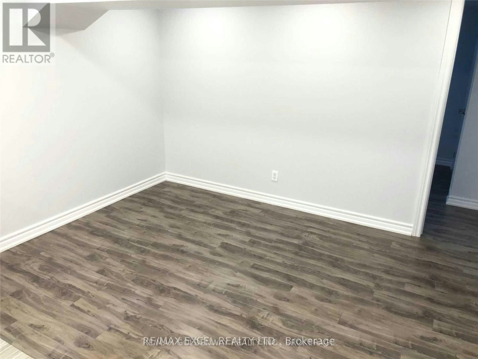 BSMT-30 Hazelnut Crescent, Toronto, ON, M2J 4W3 - 7