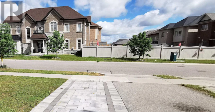 51 Kavanagh Avenue, East Gwillimbury, ON, L9N 0P5 - 5