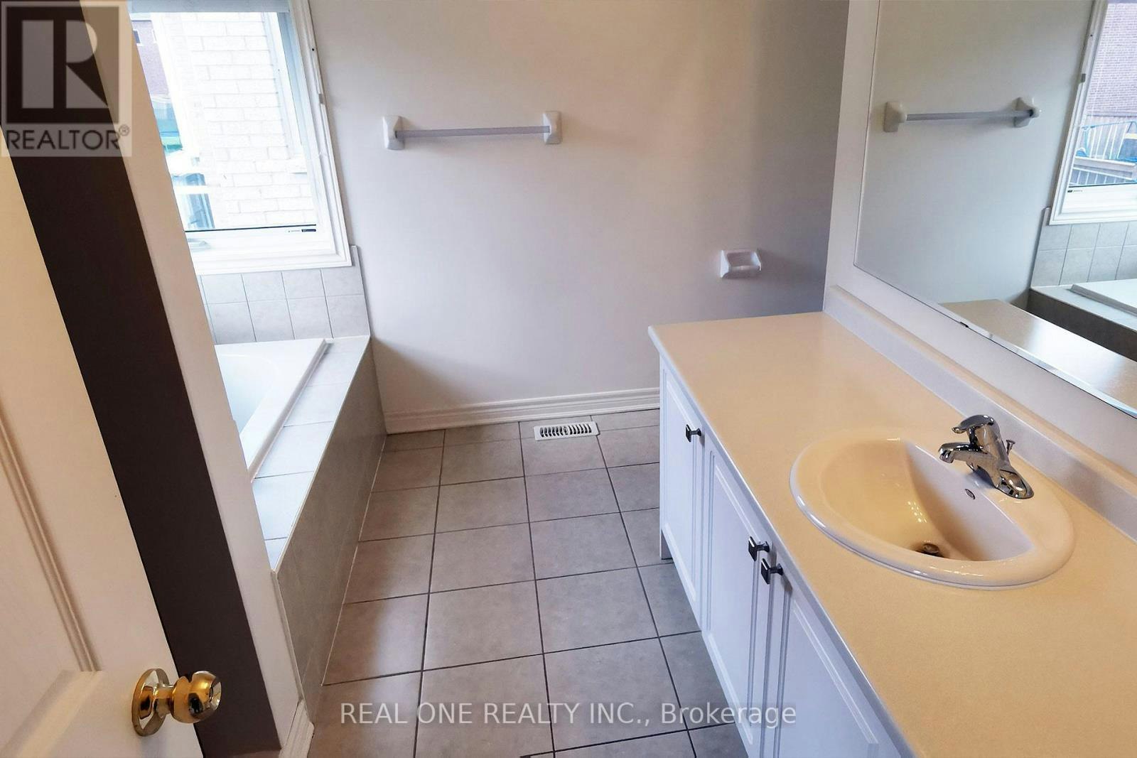 51 Kavanagh Avenue, East Gwillimbury, ON, L9N 0P5 - 30