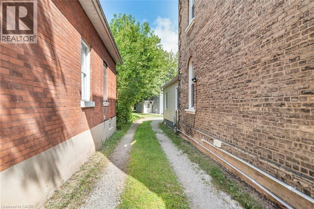 B-70 Palace Street, Brantford, ON, N3T 3X1 - 3