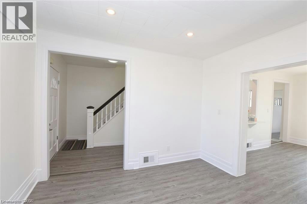 26 Fairview Avenue, Hamilton, ON, L8L 7B4 - 10