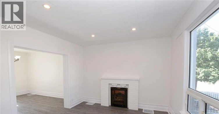 26 Fairview Avenue, Hamilton, ON, L8L 7B4 - 8