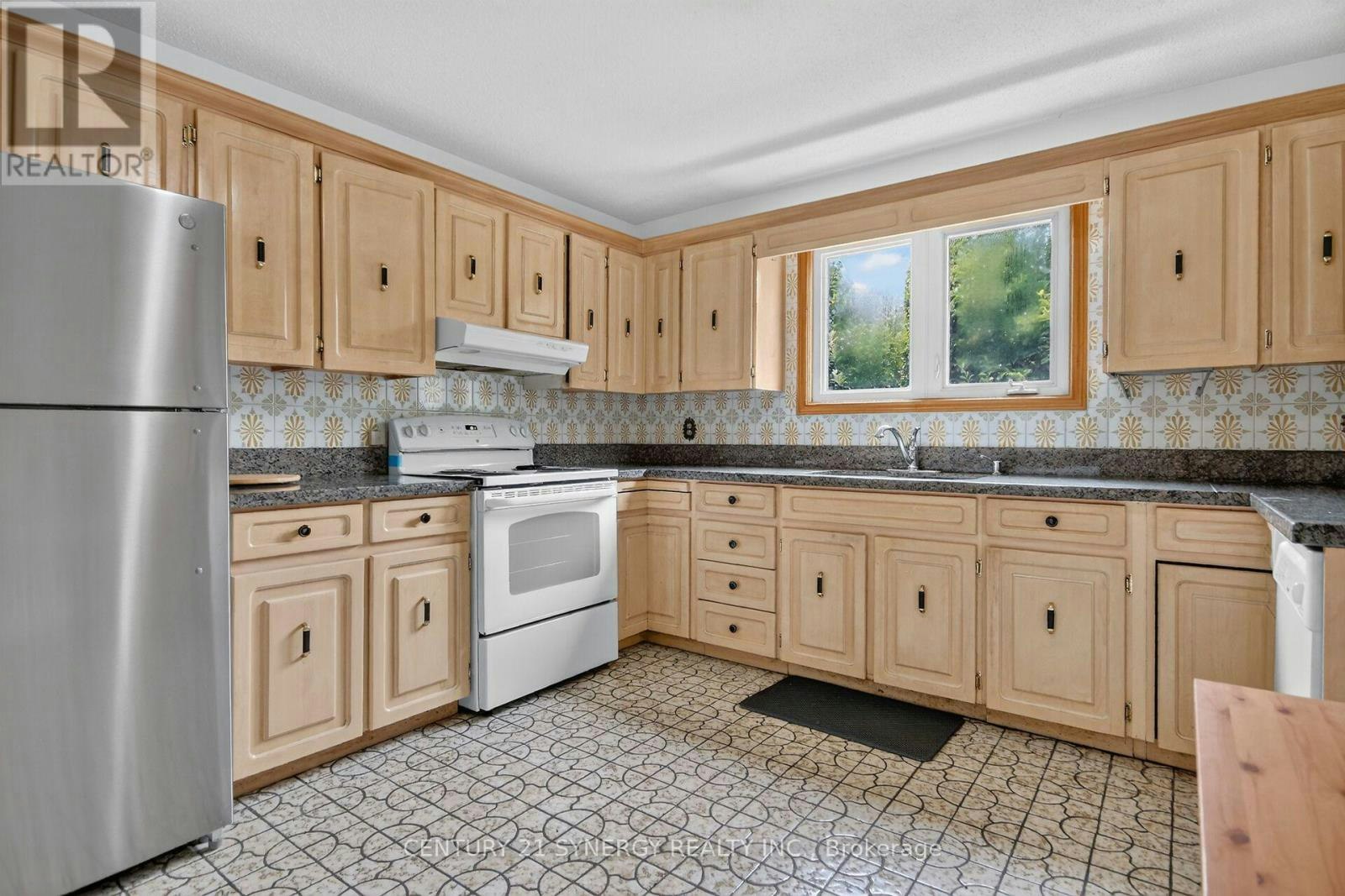 974 Greenbriar Avenue, Ottawa, ON, K2C 0J7 - 8