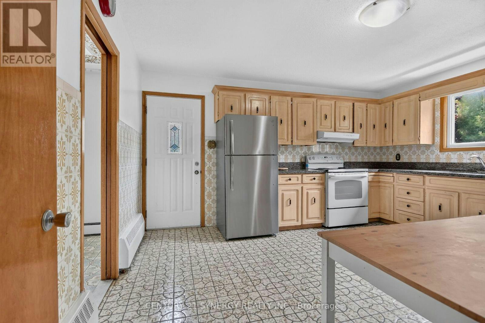 974 Greenbriar Avenue, Ottawa, ON, K2C 0J7 - 10