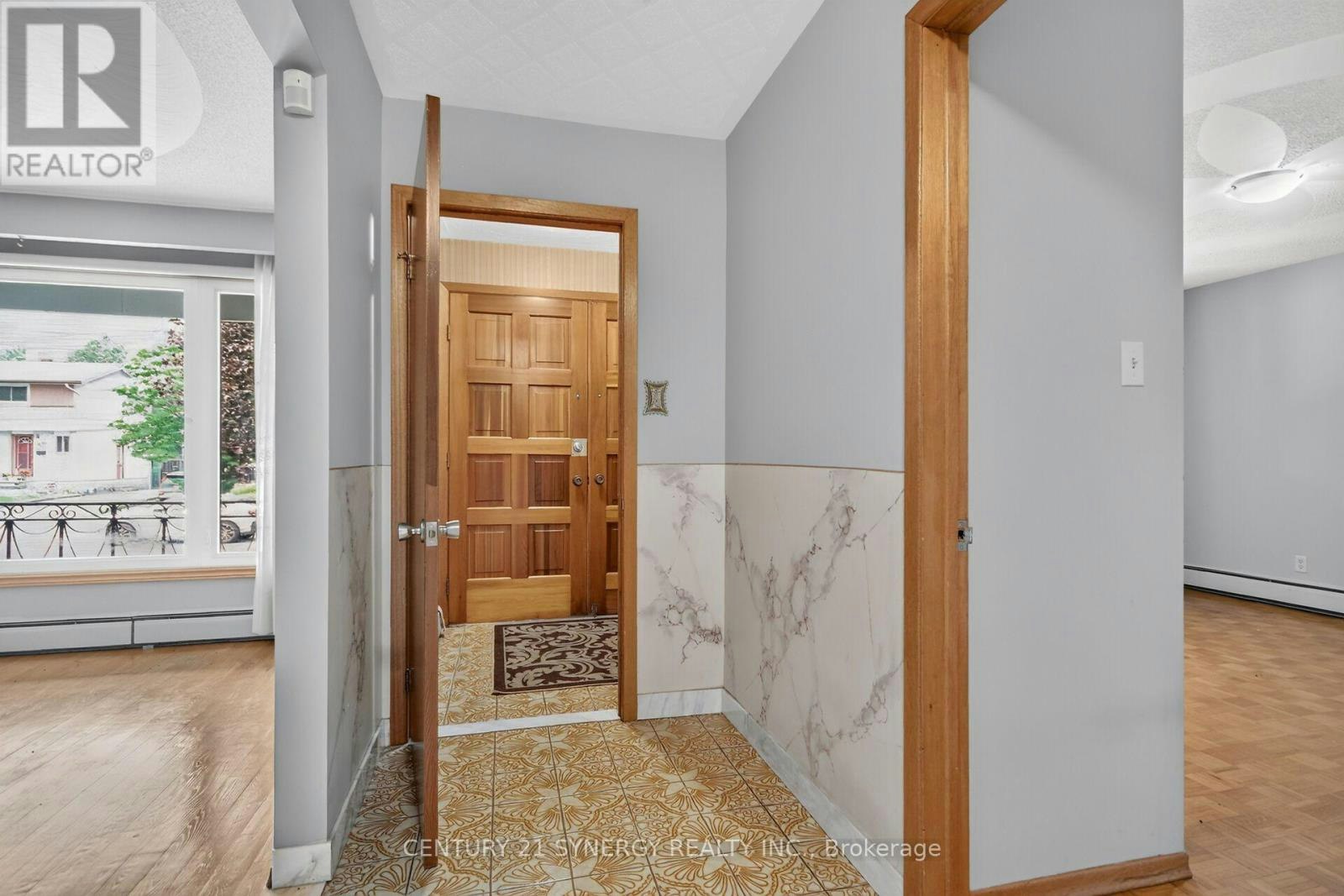 974 Greenbriar Avenue, Ottawa, ON, K2C 0J7 - 3