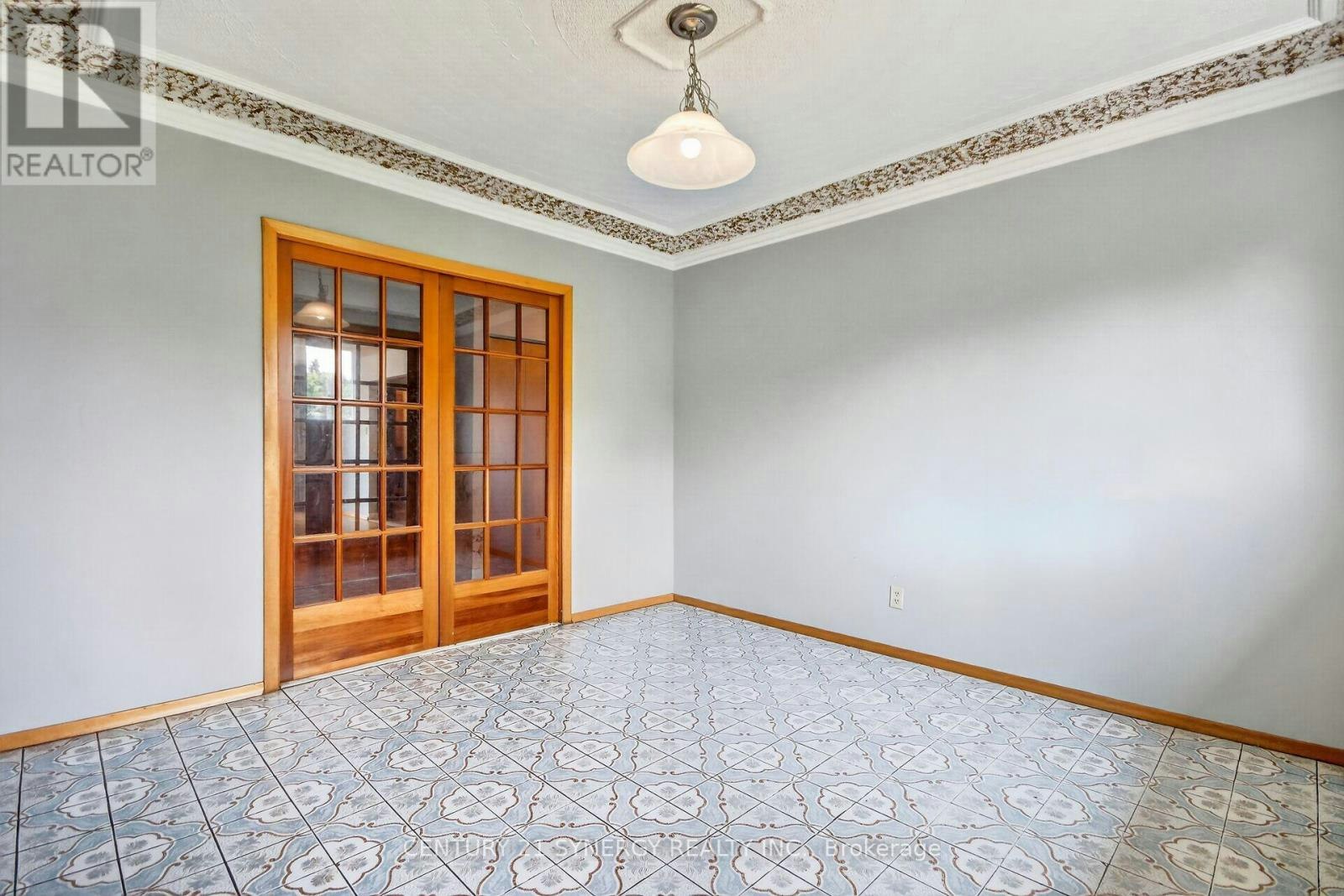 974 Greenbriar Avenue, Ottawa, ON, K2C 0J7 - 6