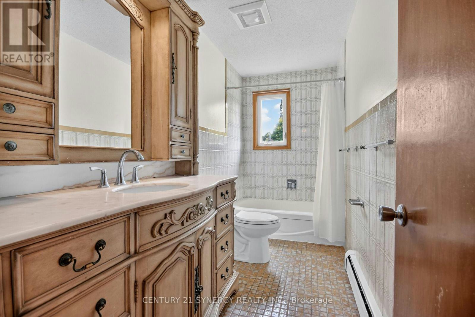 974 Greenbriar Avenue, Ottawa, ON, K2C 0J7 - 17