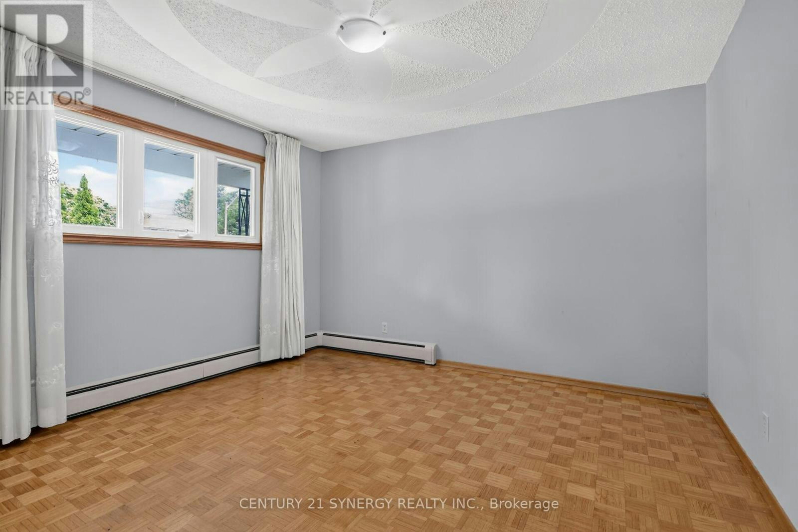 974 Greenbriar Avenue, Ottawa, ON, K2C 0J7 - 13