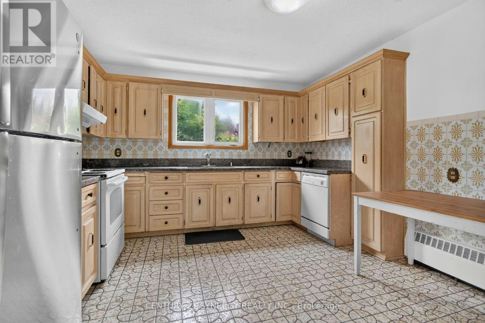 974 Greenbriar Avenue, Ottawa, ON, K2C 0J7 - 9