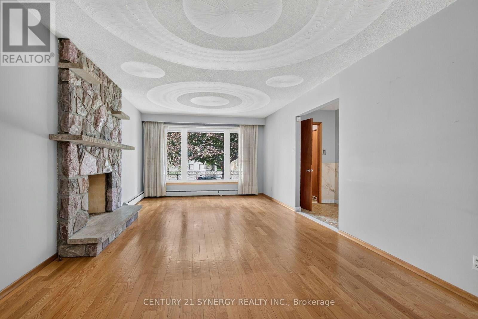 974 Greenbriar Avenue, Ottawa, ON, K2C 0J7 - 4