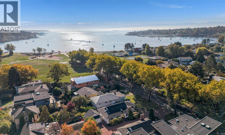 2594 Sinclair Road