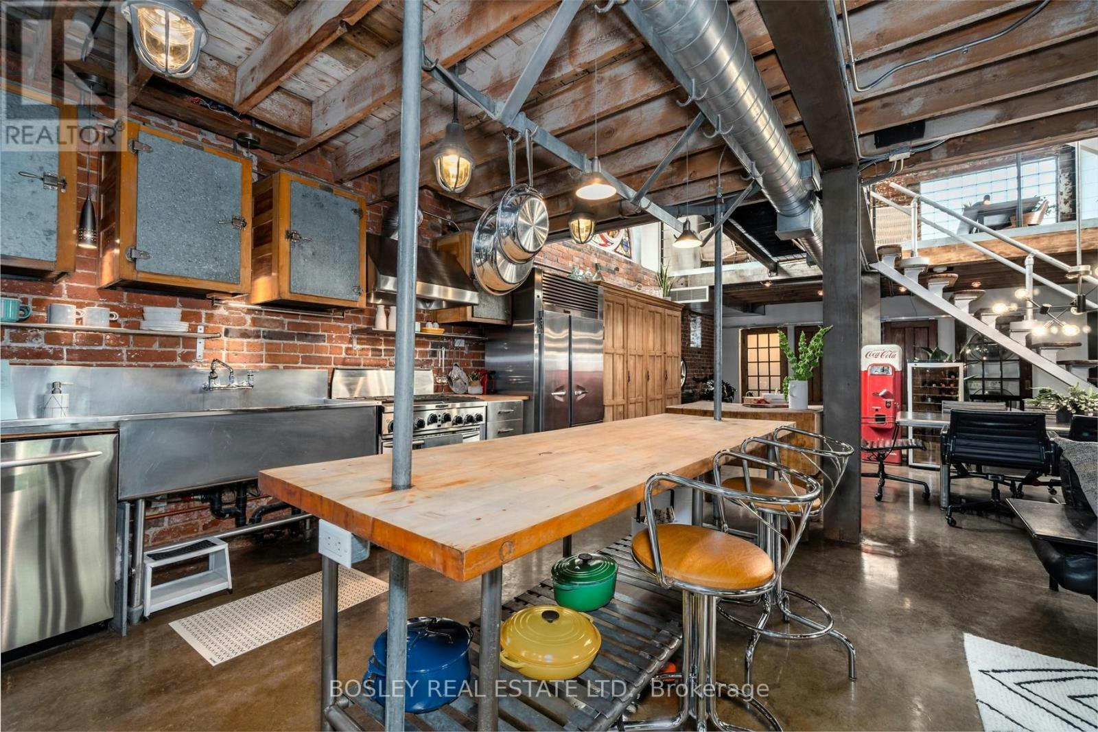 9 Peyton Lane, Toronto, ON, M4M 3R3 - 2